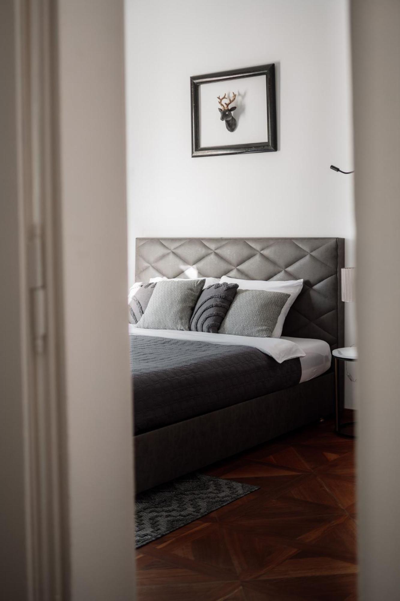 Main Square Apartments & Rooms มาริบอร์ ภายนอก รูปภาพ