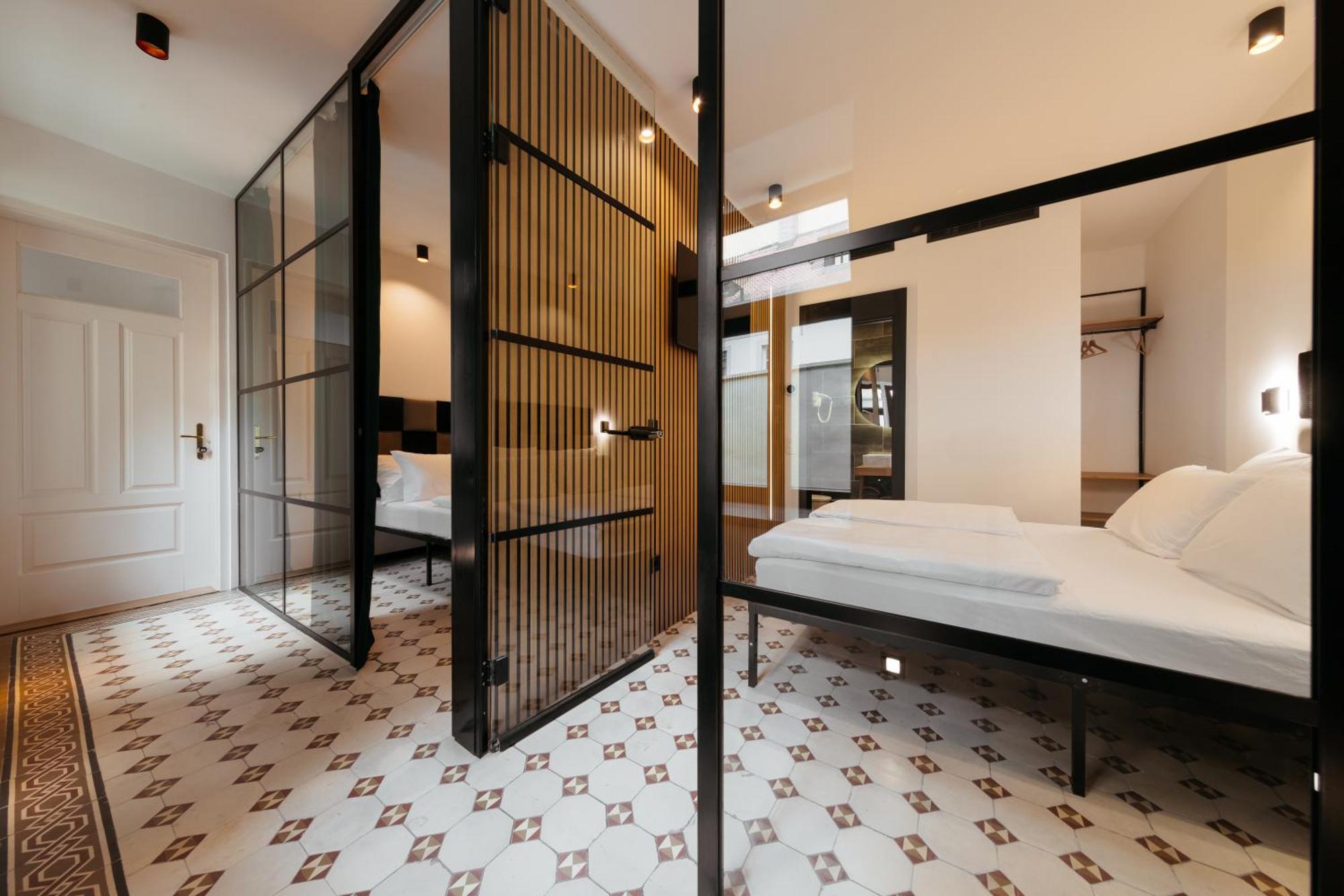 Main Square Apartments & Rooms มาริบอร์ ภายนอก รูปภาพ